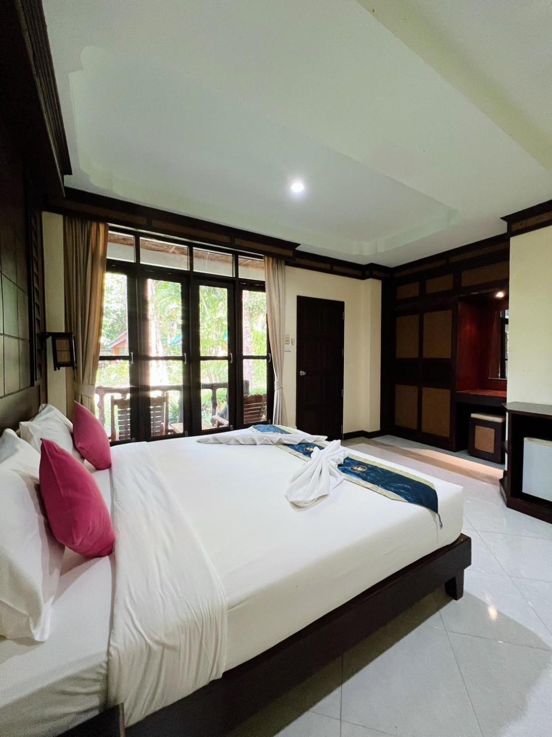 Dream Valley Resort, Tonsai Beach Exterior photo