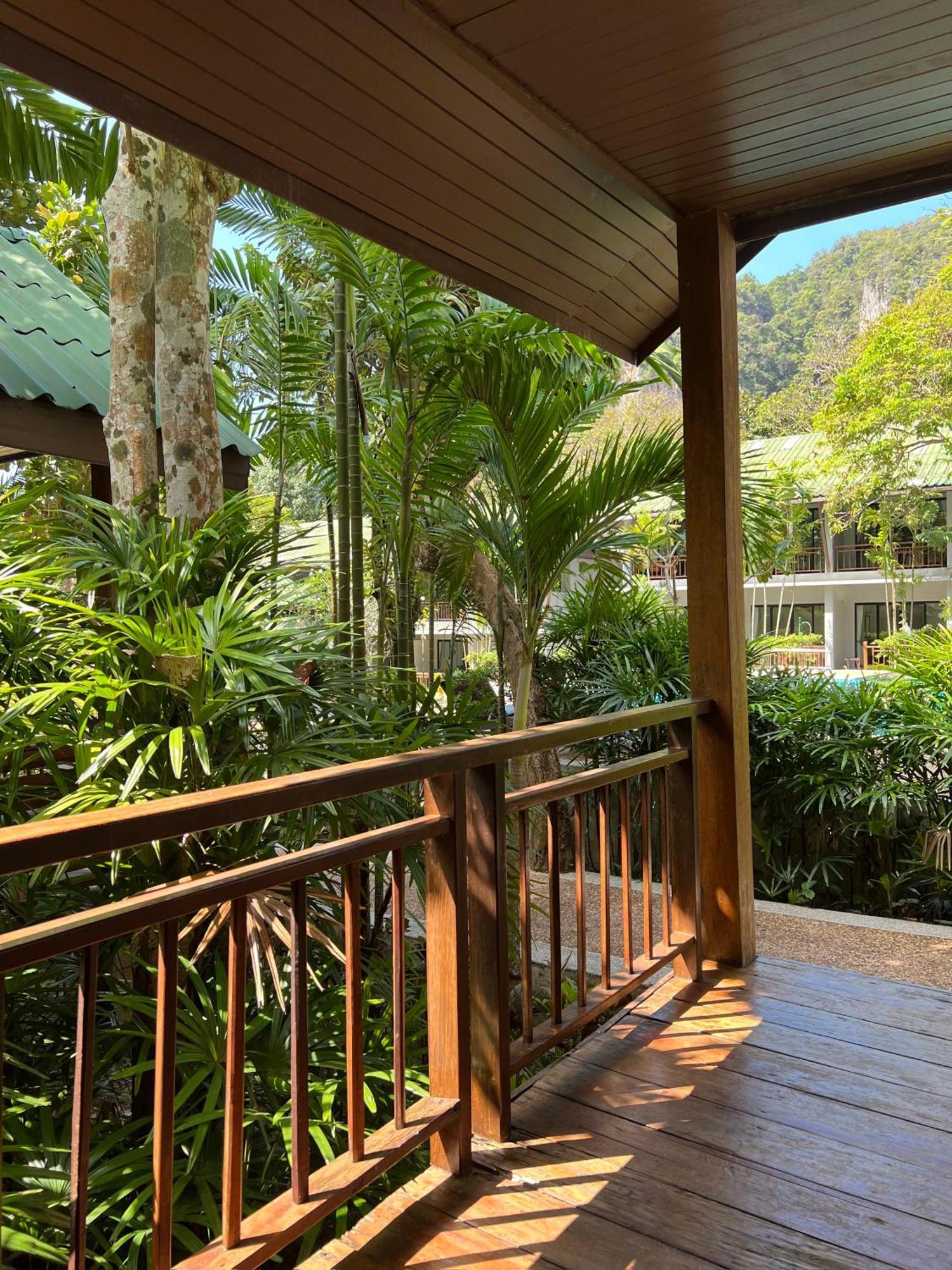 Dream Valley Resort, Tonsai Beach Exterior photo